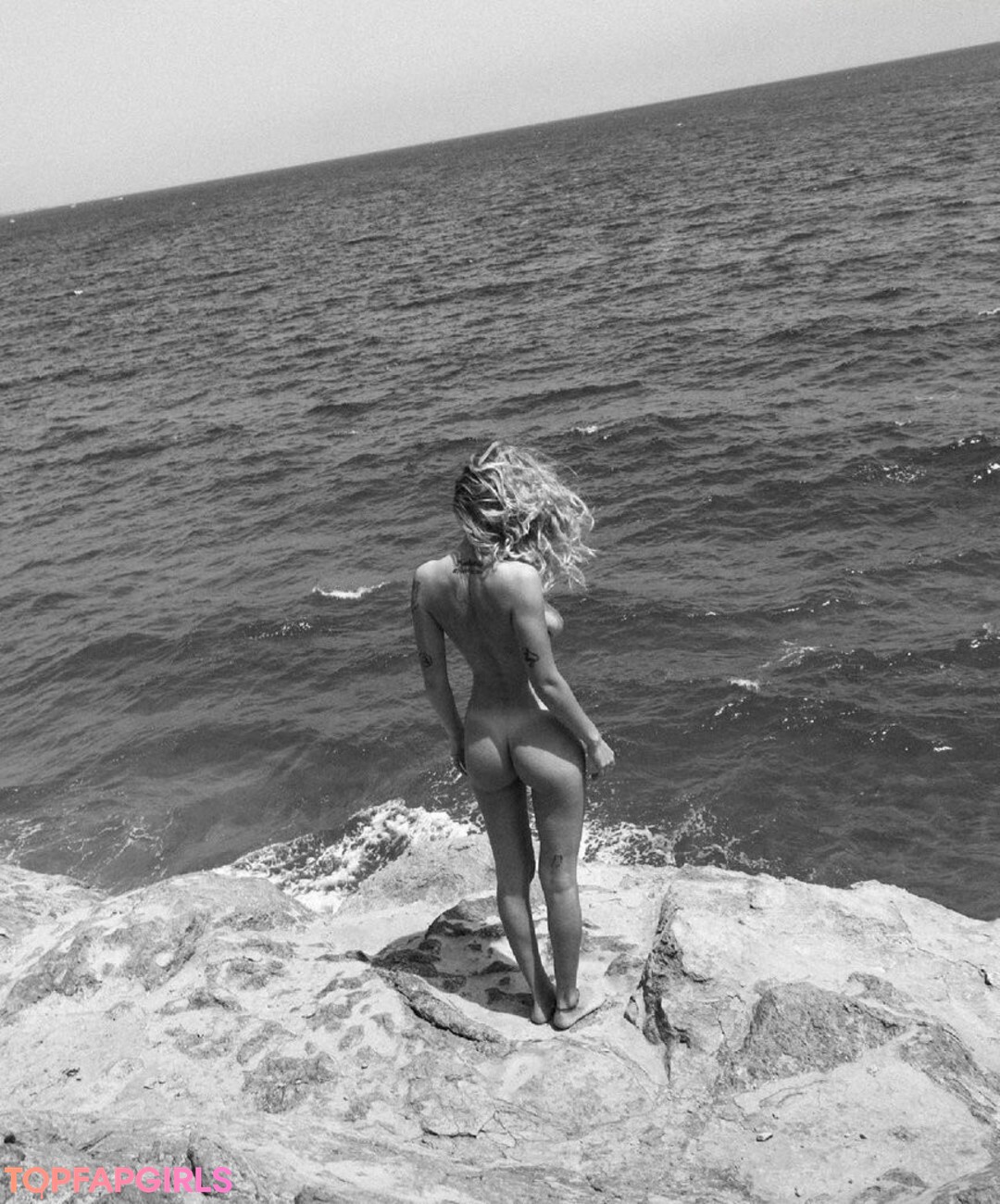 Naakte gelekte OnlyFans-foto van Harleyquinn2002 #7 Naakte gelekte OnlyFans-foto van Harleyquinn2002 #7