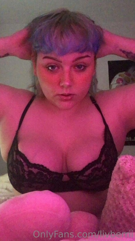 Naakte gelekte OnlyFans-foto van Livberrii