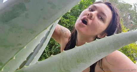 Naakte gelekte OnlyFans-foto van Annaliciaarts