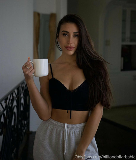 Naakte gelekte OnlyFans-foto van Billiondollarbabie