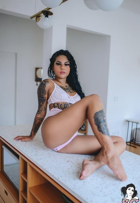 Naakte gelekte OnlyFans-foto van Valentina Naomi