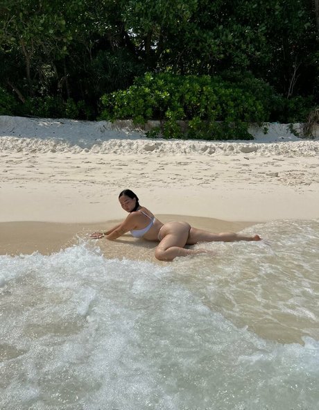 Naakte gelekte OnlyFans-foto van Thiccasianbaddie