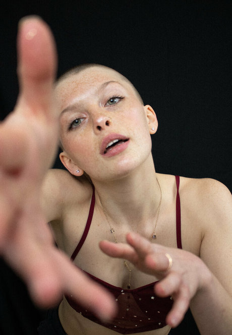 Naakte gelekte OnlyFans-foto van Kenziejean