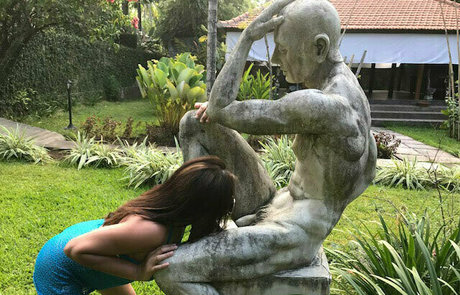 Naakte gelekte OnlyFans-foto van Sensualmassagegirl