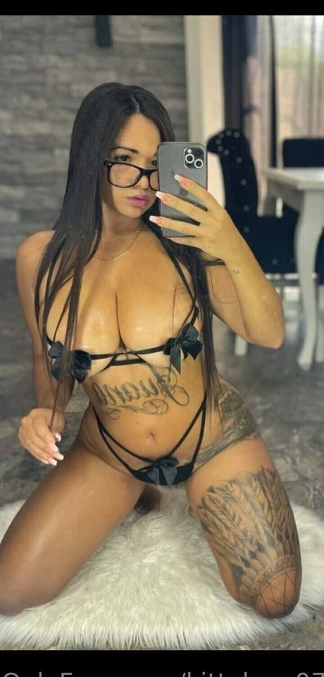 Naakte gelekte OnlyFans-foto van Kittylove074