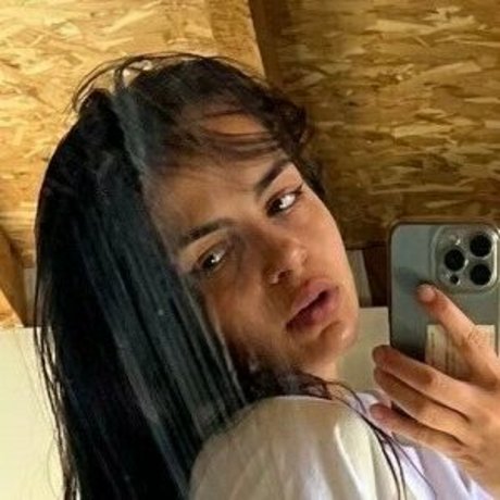 Naakte gelekte OnlyFans-foto van Rarity Blaze