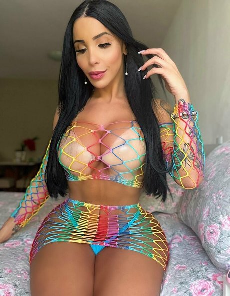 Naakte gelekte OnlyFans-foto van Valentina Marques
