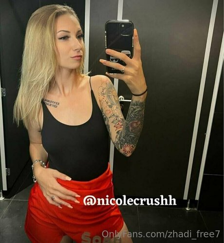 Naakte gelekte OnlyFans-foto van Zhadifree7