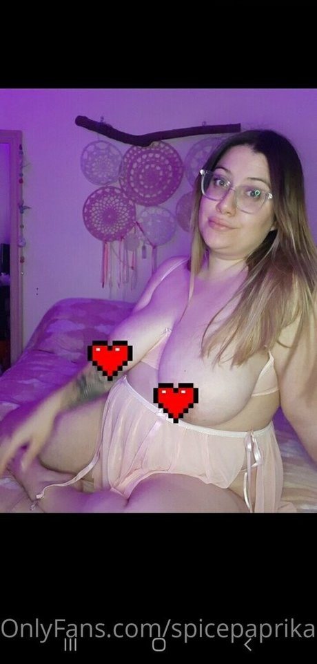 Naakte gelekte OnlyFans-foto van Spicepaprika