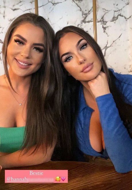 Naakte gelekte OnlyFans-foto van Katie P