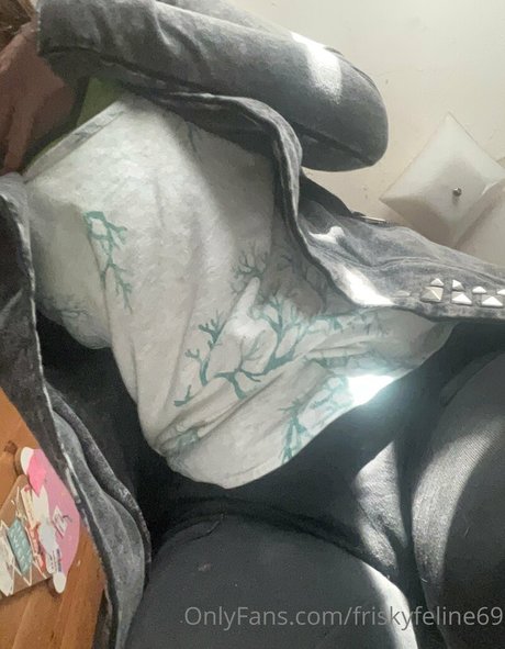 Friskyfeline69