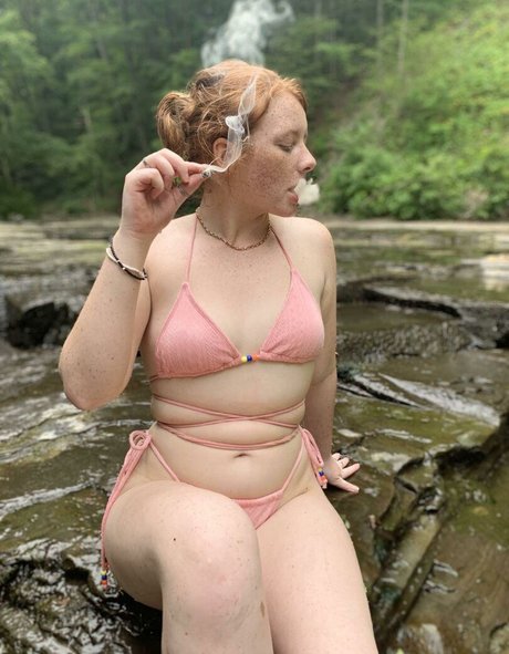 Naakte gelekte OnlyFans-foto van Xyzbun