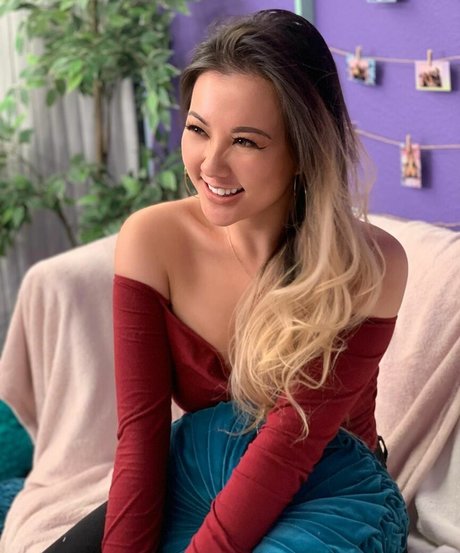 Naakte gelekte OnlyFans-foto van Gina Darling