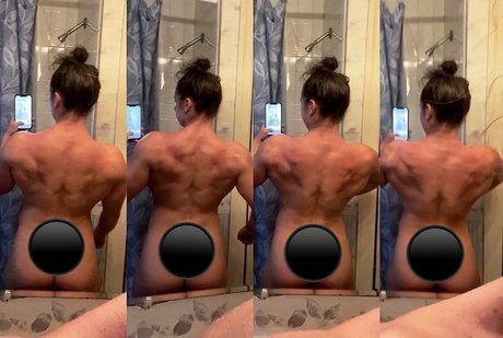 Naakte gelekte OnlyFans-foto van Rene Miller