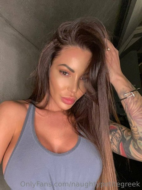 Naakte gelekte OnlyFans-foto van Nanni