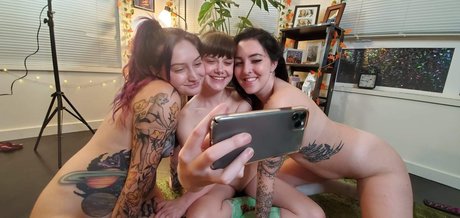 Naakte gelekte OnlyFans-foto van Ireland Rose