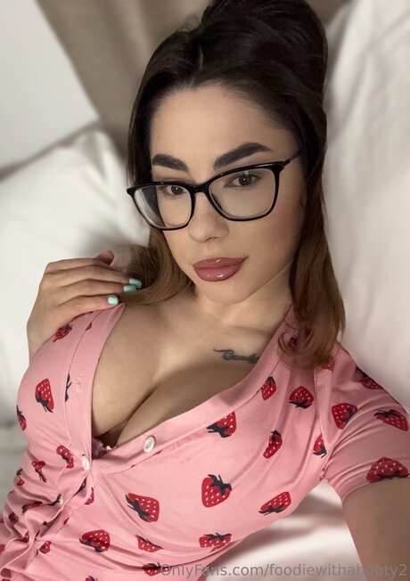 Naakte gelekte OnlyFans-foto van Foodiewithabooty2