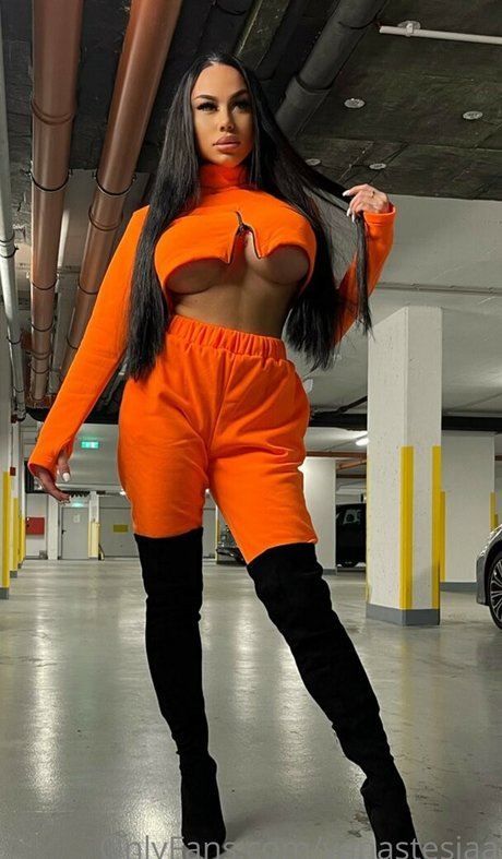 Naakte gelekte OnlyFans-foto van Vanastesiaa