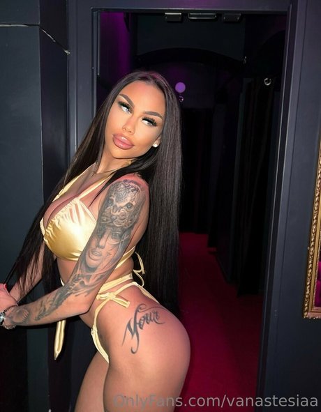 Naakte gelekte OnlyFans-foto van Vanastesiaa