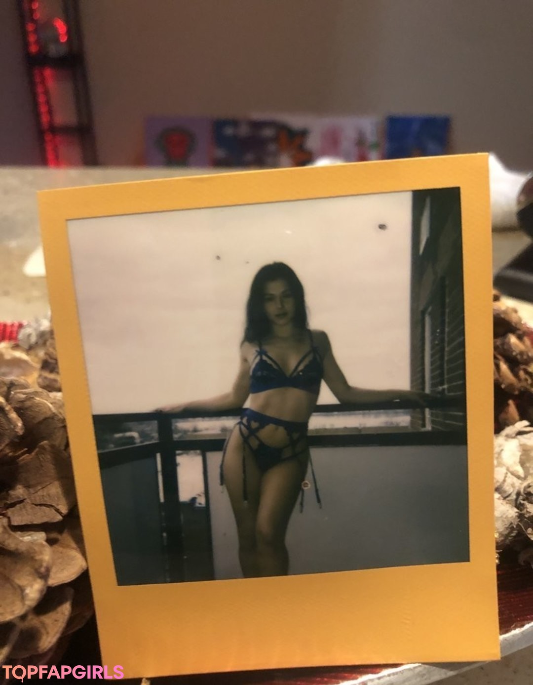 Naakte gelekte OnlyFans-foto van Leah Gotti #1066
