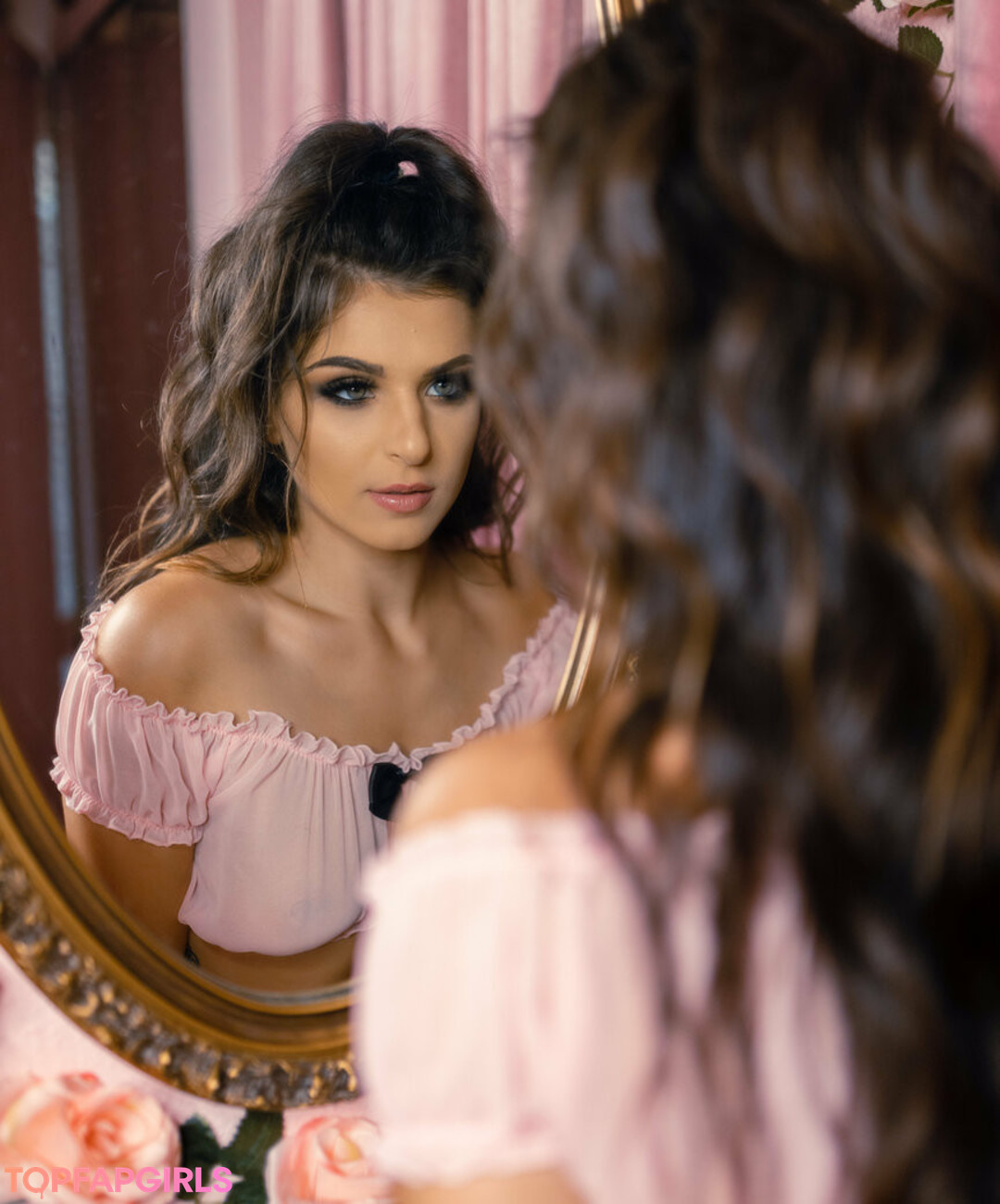 Naakte gelekte OnlyFans-foto van Leah Gotti #1515