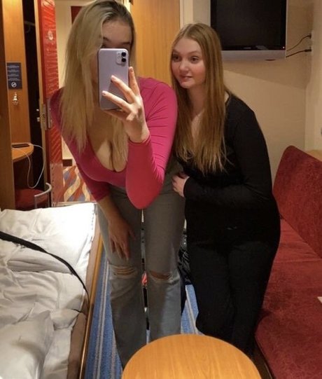 Naakte gelekte OnlyFans-foto van Elina