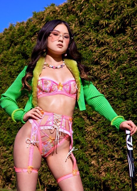 Naakte gelekte OnlyFans-foto van Lulu Chu
