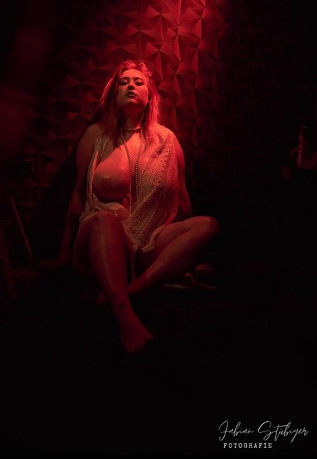 Naakte gelekte OnlyFans-foto van Lydia