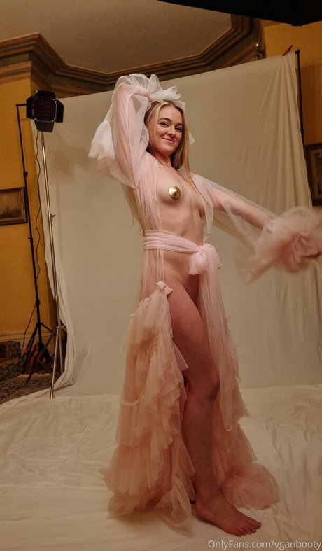 Naakte gelekte OnlyFans-foto van Vganbooty