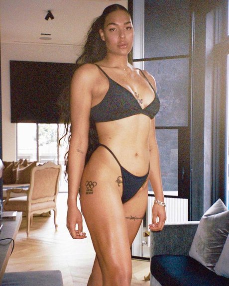 Elizabeth Cambage