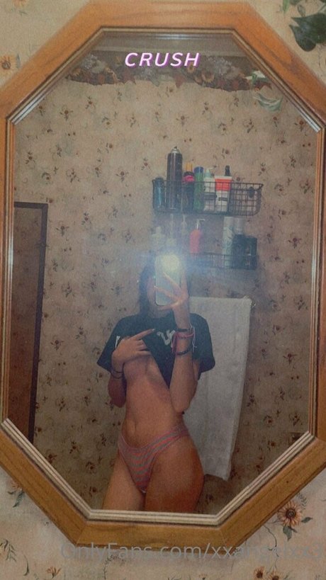 Naakte gelekte OnlyFans-foto van Xxangelxx3
