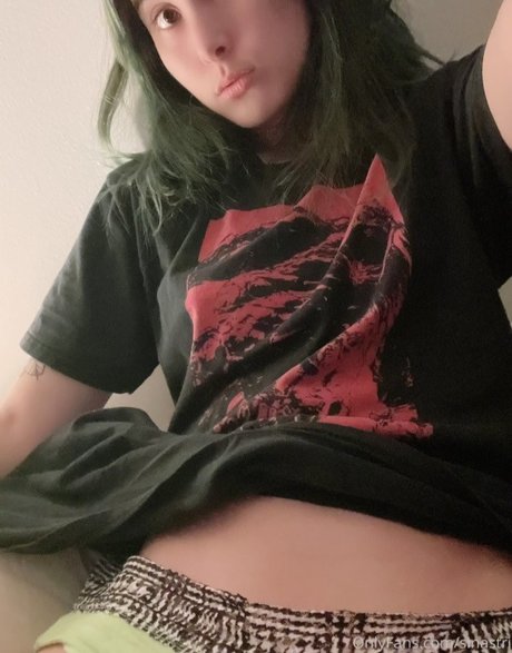 Naakte gelekte OnlyFans-foto van Sinastri