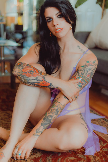 Naakte gelekte OnlyFans-foto van Thatsoraven95