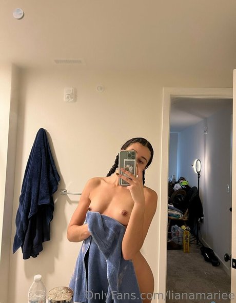 Naakte gelekte OnlyFans-foto van Lianamariee