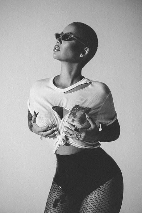 Amber rose