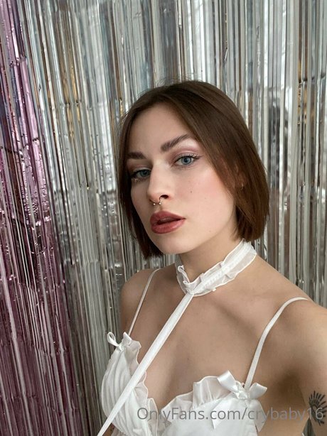 Naakte gelekte OnlyFans-foto van Crybaby16