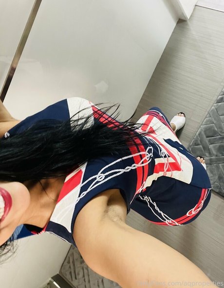 Naakte gelekte OnlyFans-foto van Abella Anderson