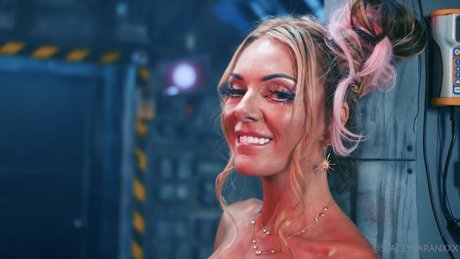 Naakte gelekte OnlyFans-foto van Stacey Saran
