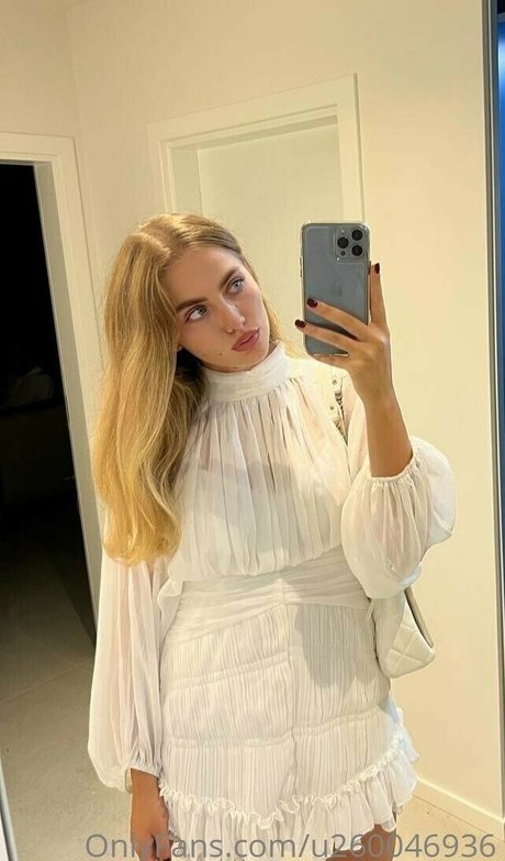 Naakte gelekte OnlyFans-foto van Evae