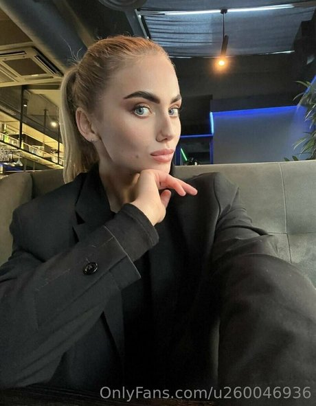 Naakte gelekte OnlyFans-foto van Evae