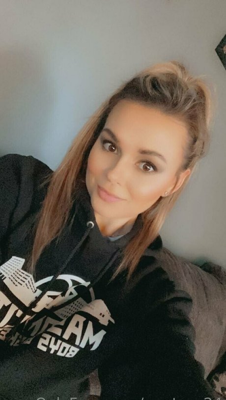 Naakte gelekte OnlyFans-foto van Mrstoes24