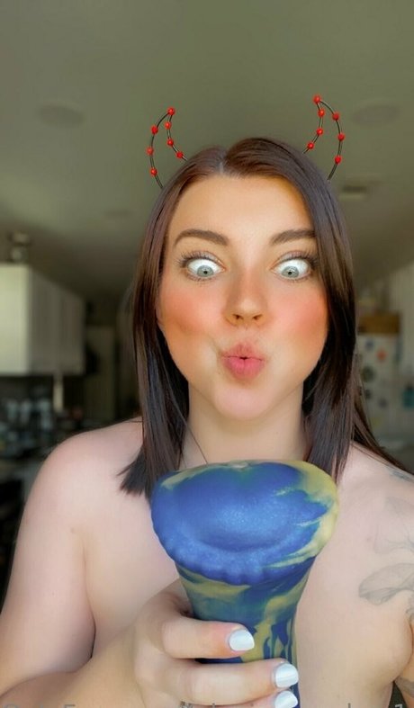 Naakte gelekte OnlyFans-foto van Alexispeaches1
