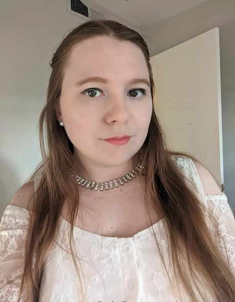 Naakte gelekte OnlyFans-foto van Sweetlillie