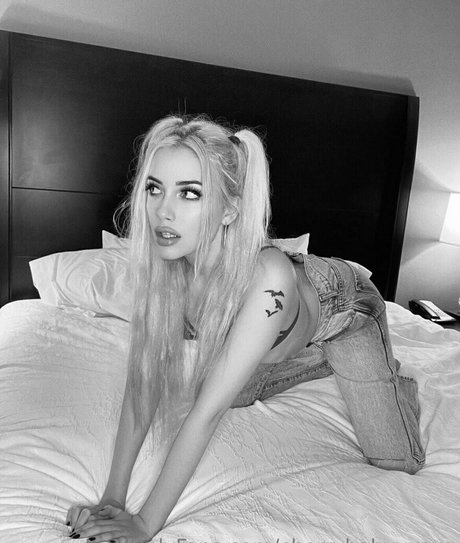 Naakte gelekte OnlyFans-foto van Cherrybabyyxoxo