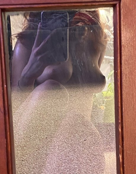Naakte gelekte OnlyFans-foto van Chiquititangel