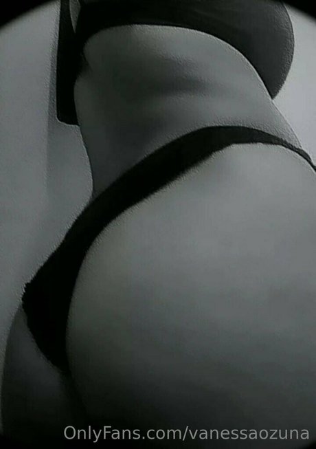 Naakte gelekte OnlyFans-foto van Vanessaozuna