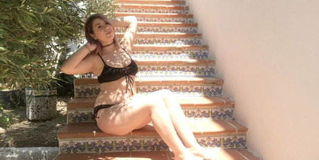 Naakte gelekte OnlyFans-foto van Kyrajune
