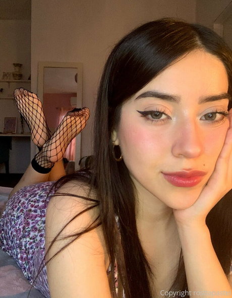 Naakte gelekte OnlyFans-foto van Rositapastel