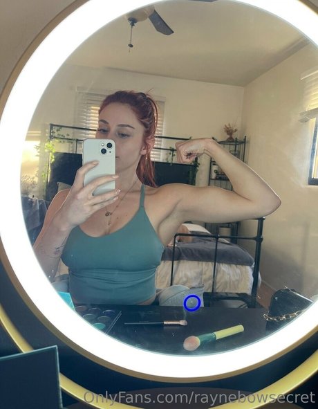 Naakte gelekte OnlyFans-foto van Raynebowsecret