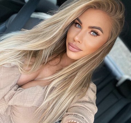 Naakte gelekte OnlyFans-foto van Noele Natalia